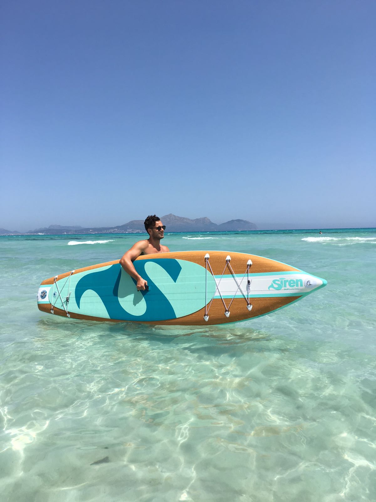 Siren rubio auf Mallorca Stand Up Paddleboard