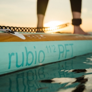 SUP Board Rubio und Fuß-Leash von SIREN SUPsurfing Fuß-Leash