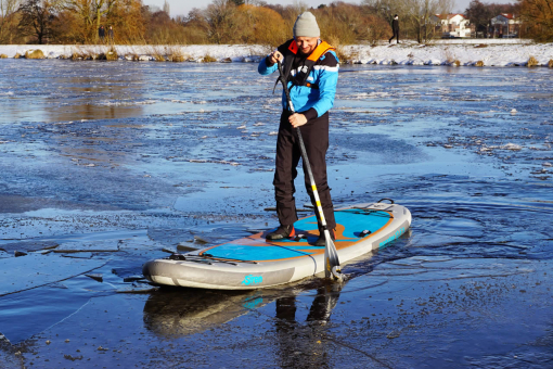Leichte Rettungsweste Secumar Vivo 100 für SUP Paddler und StandOut Dry Suit