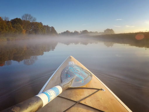 zweiteiliges SUP Carbon-Paddel Pacifica auf dem SIREN wahoo Raceboard