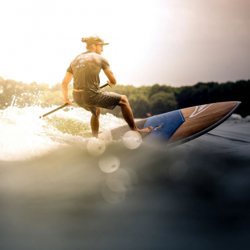 Surfen in der Welle mit SIREN SUPsurfing und TAIGA Boards