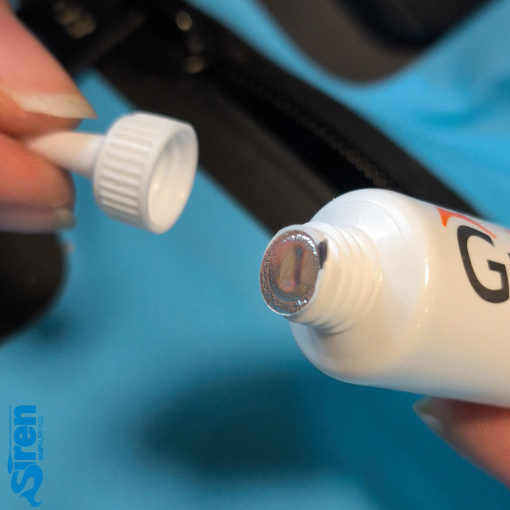 Zipper Grease Reißverschlussfett für wasserdichte Reißverschlüsse von SIREN SUPsurfing