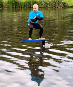 Das beste Pumpfoiling mit Carbon Pumpfoil mit SIREN SUPsurfing Sole 99 Pumpfoilboard mit EVA RAILS für mehr Sicherheit